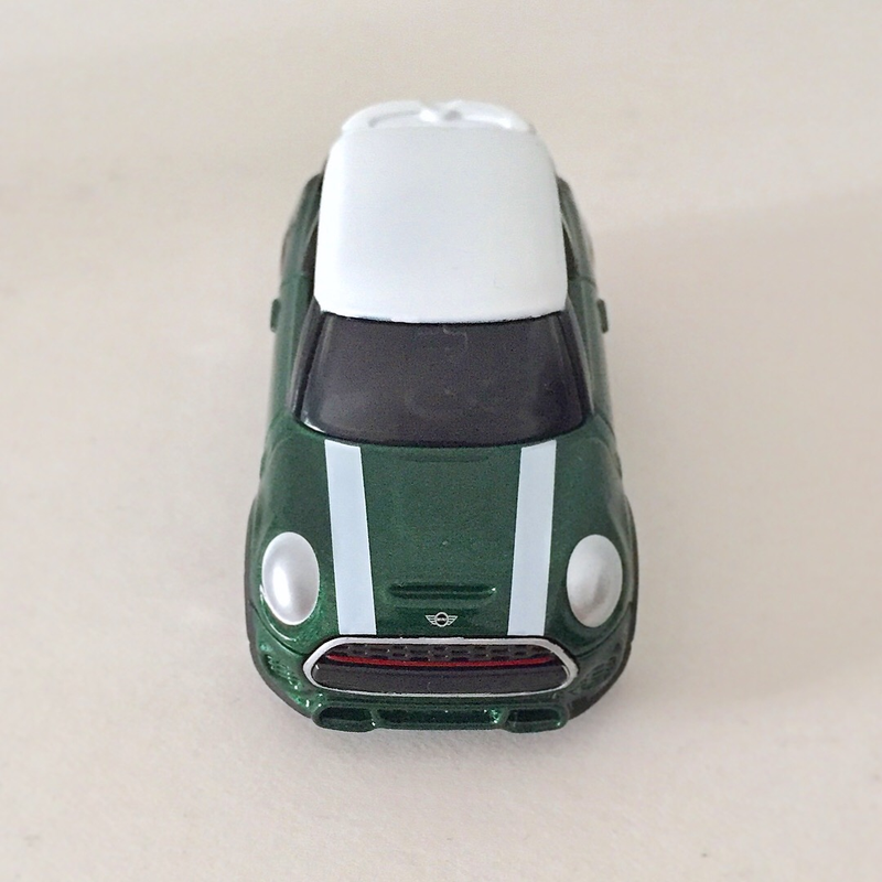 Illustration for article titled #37 Tomica MINI John Cooper Works ālimited releaseā